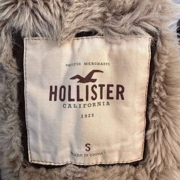 Hollister woman’s brown coat with faux fur lining size small - Picture 4 of 5
